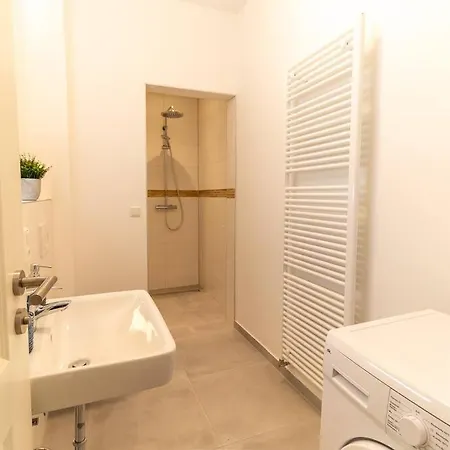 *neu* 2 Personen, Wlan, Balkon *